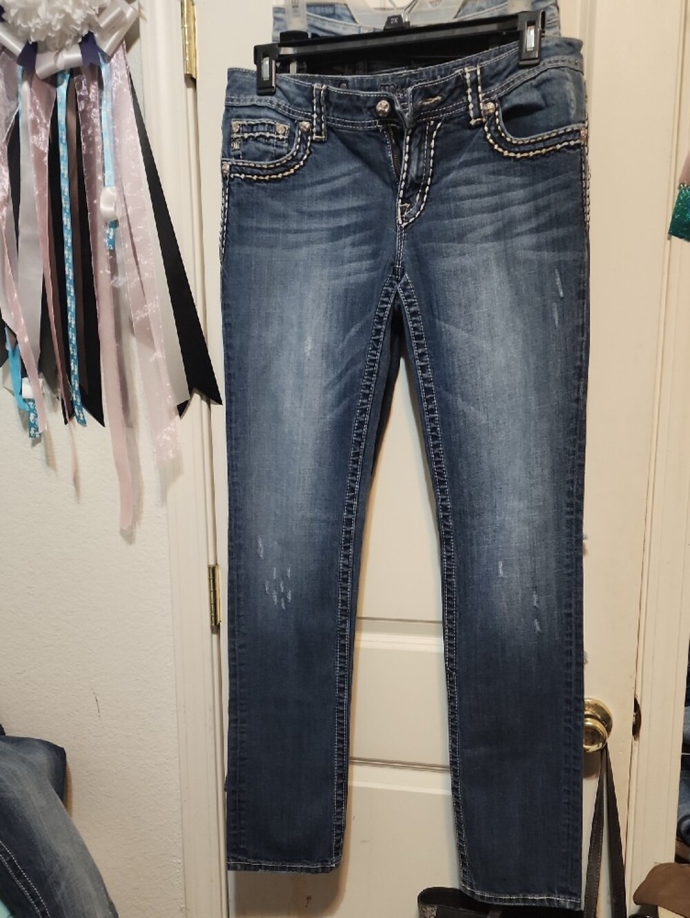 Jeans Subcategory Identification - Picture 2 of 3